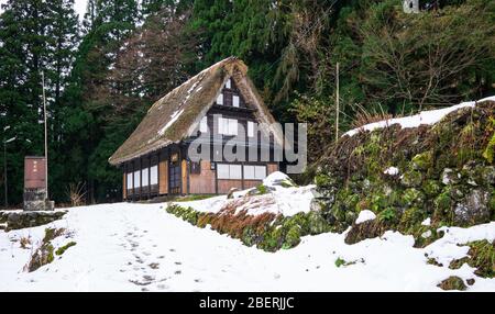 Ainokura in der Region Gokayama, wurde im Dezember 1995 in das Weltkulturerbe aufgenommen, haben 20 gassho-Stil Häuser bekannt als minka, die meisten waren Stockfoto