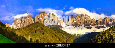 Beeindruckende Alpenlandschaft über Sonnenuntergang,Val di Funes,Trentino,Italien. Stockfoto