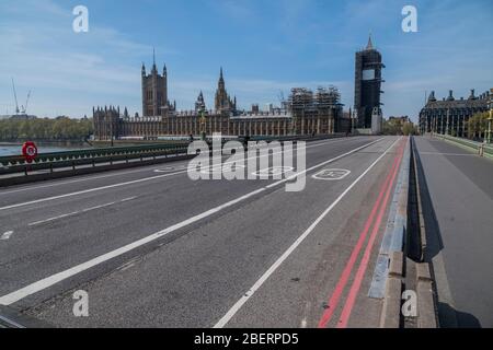 London, Großbritannien. April 2020. Westmisnter Bridge ist sehr ruhig. Die 'Lockdown' geht in London wegen des Coronavirus (Covid 19) Ausbruchs weiter. Kredit: Guy Bell/Alamy Live News Stockfoto