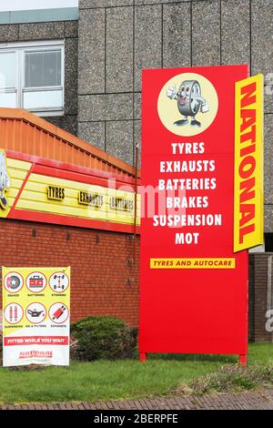 Logo und Beschilderung für die nationale Reifenfirma Stockfoto