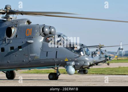 Kazakhstan Air Force Mi-35 auf dem Dyagilevo Air Base, Russland. Stockfoto