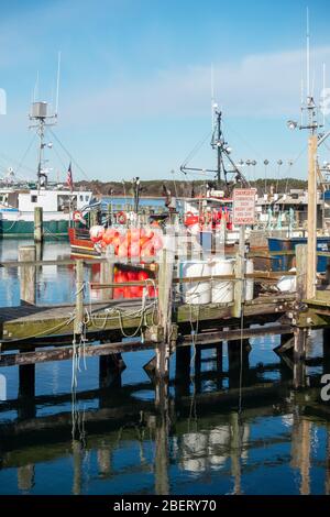 Kommerzielle Fischerboote dockten in Sandwich Marina, Cape Cod, Massachusetts USA Stockfoto