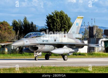 Hellenic Air Force F-16 während der Übung Iniohos 2018, Griechenland. Stockfoto