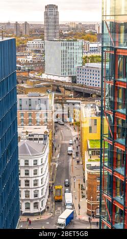 Luftaufnahme der Londoner Skyline und moderner Gebäude, Großbritannien Stockfoto