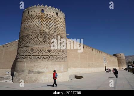 Schiefe Turm der Arg von Karim Khan oder Karim Khan Zitadelle in Shiraz, Fars Provinz, Iran, Persien, Mittlerer Osten Stockfoto