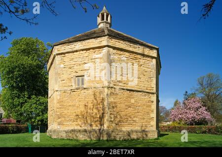 Großbritannien, South Yorkshire, Doncaster, Barnburgh Hall Dovecote Stockfoto