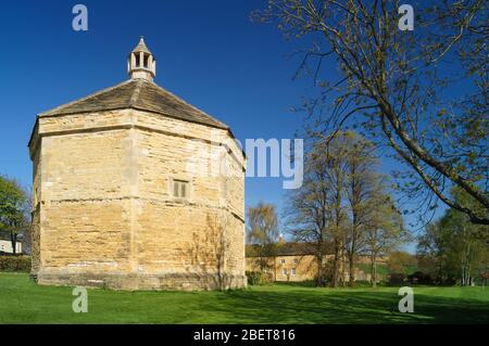 Großbritannien, South Yorkshire, Doncaster, Barnburgh Hall Dovecote Stockfoto