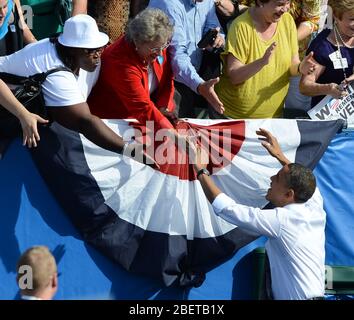 DELRAY BEACH FL - OKTOBER 23: US-Präsident Barack Obama spricht während einer Kampagne an der Basis Veranstaltung im Delray Beach Tennis Center am 23. Oktober 2012 in Stockfoto