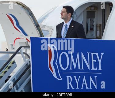 WEST PALM BEACH - OKTOBER 19: Vize-Präsidentschaftskandidat Paul Ryan kommt am 19. Oktober 2012 am Palm Beach International Airport in West Palm Beach an Stockfoto