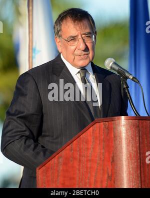 MIAMI, FL - 19. NOVEMBER: Sec of Defense Leon Panetta nimmt an der Zeremonie zum Befehlswechsel beim US Southern Command am 19. November 2012 in Homestead, Stockfoto