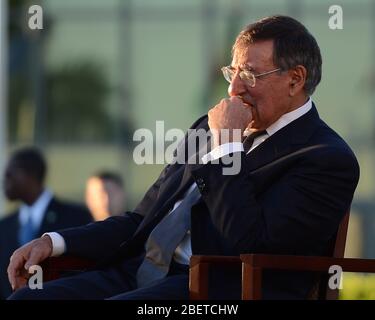 MIAMI, FL - 19. NOVEMBER: Sec of Defense Leon Panetta nimmt an der Zeremonie zum Befehlswechsel beim US Southern Command am 19. November 2012 in Homestead, Stockfoto