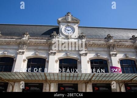 Bordeaux Nouvelle Aquitaine / France - 03 28 2019 : Fassade des Hauptbahnhofs, der als Gare SNCF der Stadt Bordeaux bekannt ist Bordeaux-Saint-Jean Stockfoto