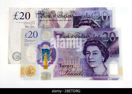 Neue 2020 britische zwanzig Pfund-Note und alte Papiernote zusammen Stockfoto