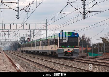 SANTIAGO, CHILE - JULI 2016: Ein Fernzug in Santiago Stockfoto