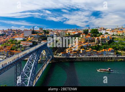 Portugal Porto Panorama, Panoramablick auf die Eiffelturm-Brücke, Ponte Dom Luis, Brücke Ponti Di Don Luis, Douro Fluss, Porto am Fluss, Panorama V Stockfoto