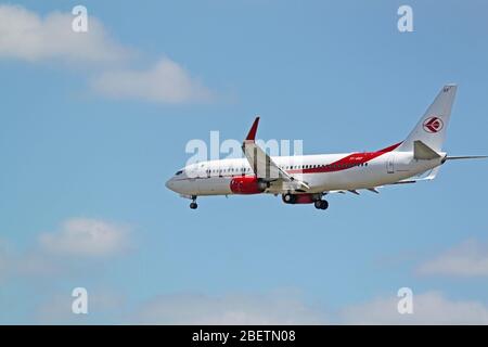 Paris, Frankreich - 12. Mai 2012 : die Passagiermaschine Boeing 737 hebt vom Flughafen Paris Orly, Frankreich ab. Stockfoto