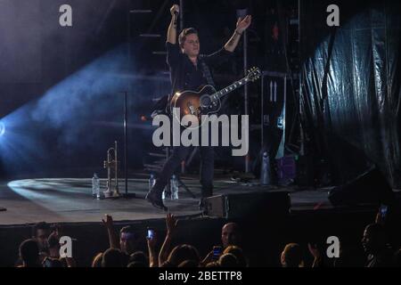 Alejandro Sanz, durante el concierto que ofreció en ExpoForum como parte de su gira Sirope Vivo.**** Alejandro Sánchez Pizarro, más conocido por su nombre artístico Alejandro Sanz, es un cantautor, guitarrista, Compositor y músico español © Foto: LuisGutierrez/NORTEPHOTO.COM Alejandro Sanz, während des Konzerts in Expoforum als Teil seiner Sirope Live-Tour angeboten. **** Alejandro Sanchez Pizarro, besser bekannt unter seinem Künstlernamen Alejandro Sanz, ist Songwriter, Gitarrist, Komponist und spanischer Musiker © Foto: LuisGutierrez / NORTEPHOTO.COM Stockfoto