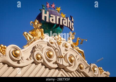Harrahs Schild auf ihrem Casino auf dem Strip, Las Vegas, Nevada, USA Stockfoto