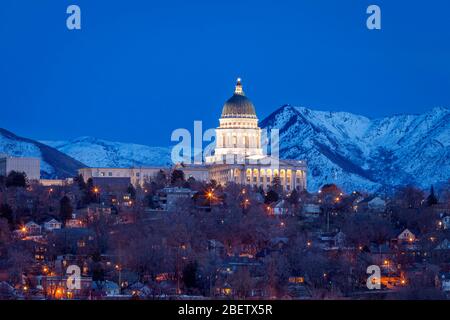 State Capitol Building und Wasatch Mountains, Salt Lake City, Utah USA Stockfoto