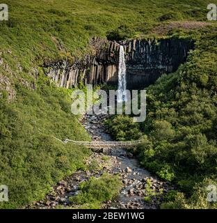 Hundafoss Wasserfall (auf dem Weg zum Svartfoss Wasserfall) im Skaftafell Nationalpark, Südisland Stockfoto