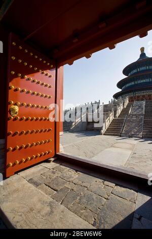 Tür am königlichen Sommerpalast in Peking Stockfoto