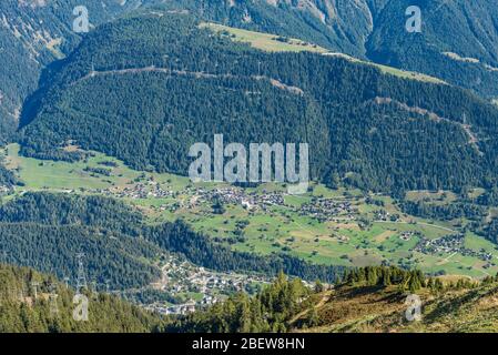 Panoramablick auf die Schweizer Alpen in der Jungfrau Region. Schweiz. Stockfoto
