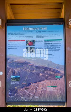 Maui, HI, USA - 24. August 2019: Der Halemau Mountain Trail Stockfoto