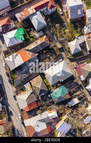 Die Dächer von Kutaisi. Luftaufnahme von Kutaisi in Georgien. Altstadt von Kutaisi Stockfoto