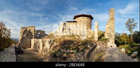 Burgruine Oponice - Slowakei, Oponicky Stockfoto