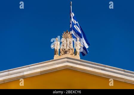 Blick auf die große Zappeion Halle im Nationalen Garten von Athen, Griechenland Stockfoto