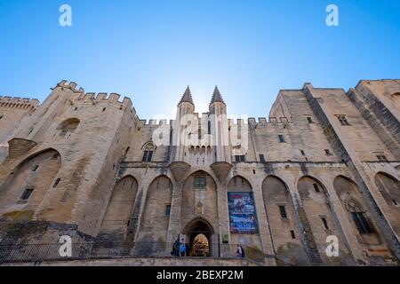 Palais des Papes aka Papstpalast in Avignon, Frankreich, Europa Stockfoto