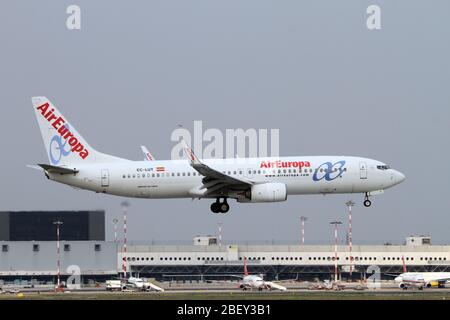 EC-LUT Air Europa Boeing 737-85P in Malpensa (MXP/LIMC), Mailand, Italien Stockfoto