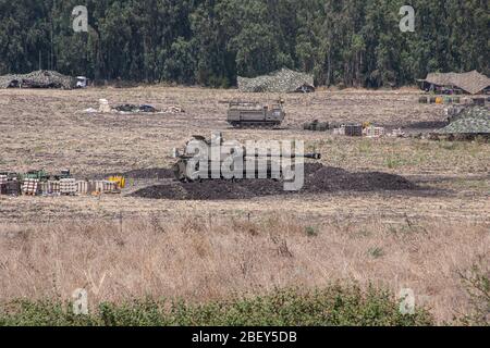 Eine Artillerieeinheit der israelischen Armee (IDF), fotografiert an der Grenze zwischen Israel und Libanon Stockfoto