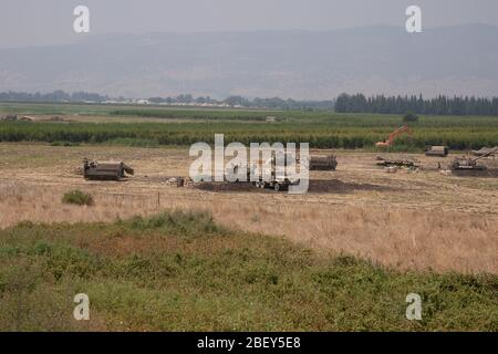 Eine Artillerieeinheit der israelischen Armee (IDF), fotografiert an der Grenze zwischen Israel und Libanon Stockfoto