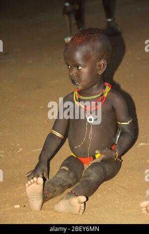 Kinder des Hamer Stammes im Omo River Valley, Äthiopien Stockfoto