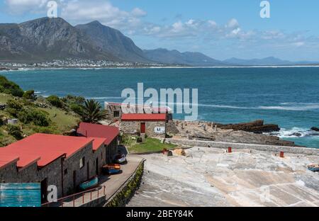 Hermanus, Westkap, Südafrika. 2019. Ein Überblick über das Old Harbour Museum an der Strandpromenade von Hermanus, Western Cape. Stockfoto