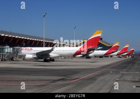 VERLASSEN DES FLUGHAFENS MADRID WÄHREND DES COVID-19 VIRUS. Stockfoto