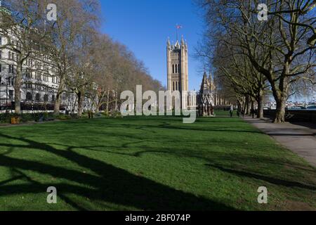 Eine Union Jack Flagge fliegen aus, der Victoria Tower, Palace of Westminster allgemein bekannt als die Houses of Parliament, die der Treffpunkt der ist Stockfoto