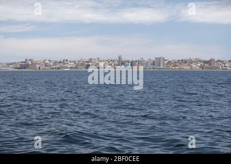 Die Algoa Bay blickt auf Nelson Mandela Bay, Port Elizabeth, Eastern Cape, Südafrika. Stockfoto