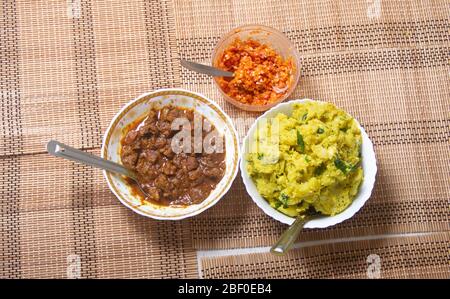 Kappayum Beef Ulathiyathum Central Travancore Style, Malabar Style, Kappayum Beef Ulathiyathum Mulaku Chamanthiyum Stockfoto