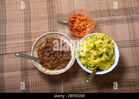 Kappayum Beef Ulathiyathum Central Travancore Style, Malabar Style, Kappayum Beef Ulathiyathum Mulaku Chamanthiyum Stockfoto