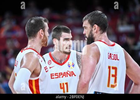 Marc Gasol, Víctor Claver und Juancho Hernángomez (Spanien) gegen Australien. Basketball-Weltmeisterschaft China 2019, Halbfinale Stockfoto