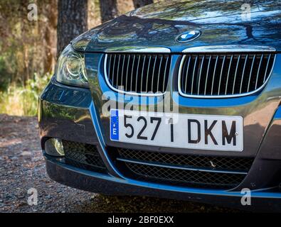 AUGUST 2017: BMW 3er E90 330i Sparkling Graphite Luxuswagen Stockfoto