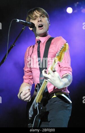 Franz Ferdinand spielt beim Y-100 Feastival im Hochtöner Zentrum in Camden, NJ. 2. Dezember 2004. Quelle: Scott Weiner/MediaPunch Stockfoto