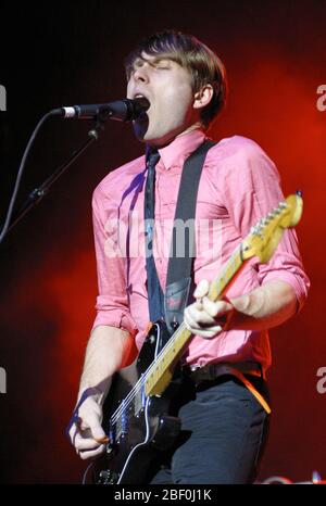 Franz Ferdinand spielt beim Y-100 Feastival im Hochtöner Zentrum in Camden, NJ. 2. Dezember 2004. Quelle: Scott Weiner/MediaPunch Stockfoto