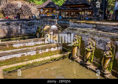 Horizontale Ansicht der Elephant Cave Gärten in Bali, Indonesien. Stockfoto