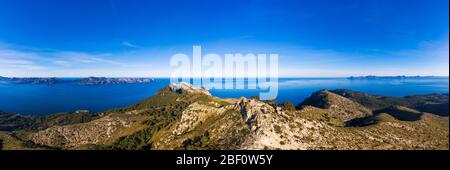 Panorama, Gipfel von Talaia d'Alcudia auf der Halbinsel La Victoria, bei Alcudia, linke Halbinsel Formentor, rechte Halbinsel Llevant, Raiguer Region Stockfoto