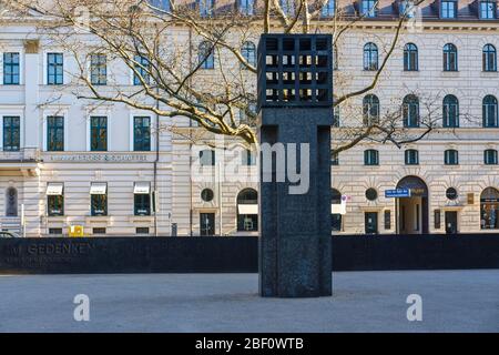 Ewige Flamme und Bronzeplatte, Platz der Opfer des Nationalsozialismus, Altstadt, München, Oberbayern, Bayern, Deutschland Stockfoto