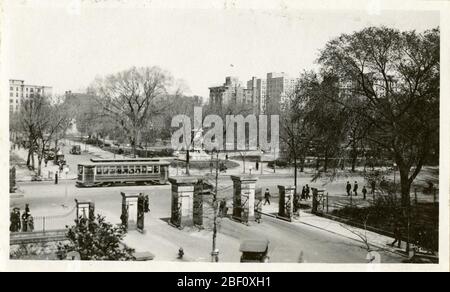 Lafayette Park vom alten Bürogebäude aus gesehen. Gates to a Park in Washington, DCSmithsonian Institution Archives, Record Unit 7355, Martin A. Gruber Photograph Collection, Image No. SIA2010-1943Smithsonian Institution Archives, Capital Gallery, Suite 3000, MRC 507; 600 Maryland Avenue, SW; Washington, DC 20024-2520 Stockfoto