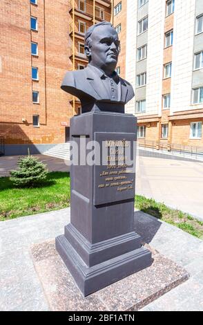 Samara, Russland - 6. Mai 2018: Denkmal für Sergej Korolev, den berühmten sowjetischen Raketenerfinder und Raumfahrzeugingenieur in der Nähe der Staatlichen Universität Samara Stockfoto